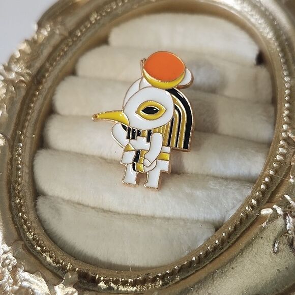 Egyptian Themed Enamel Pin - Picture 1 of 4